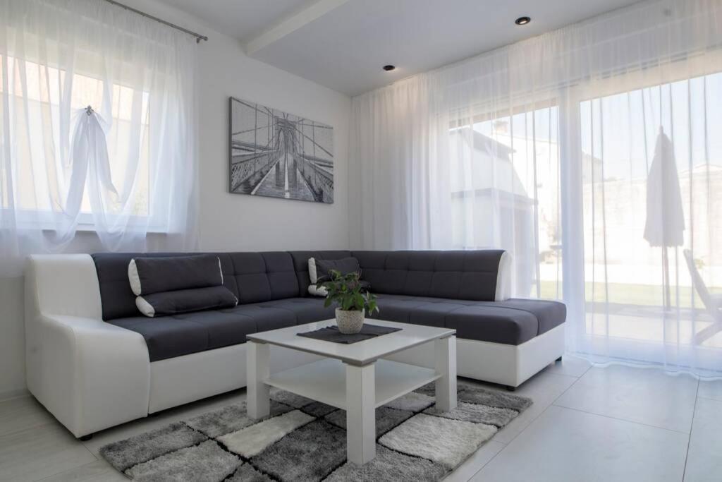 Holiday House Gavran Vodice Bagian luar foto