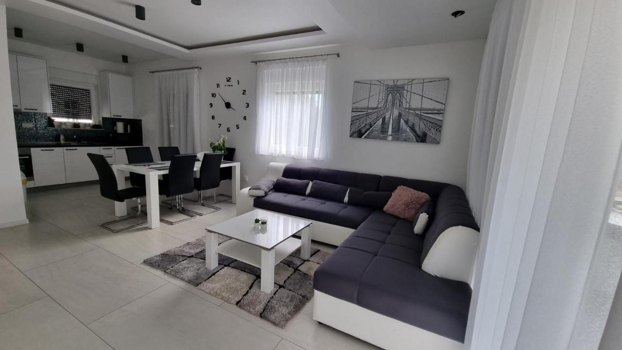 Holiday House Gavran Vodice Bagian luar foto