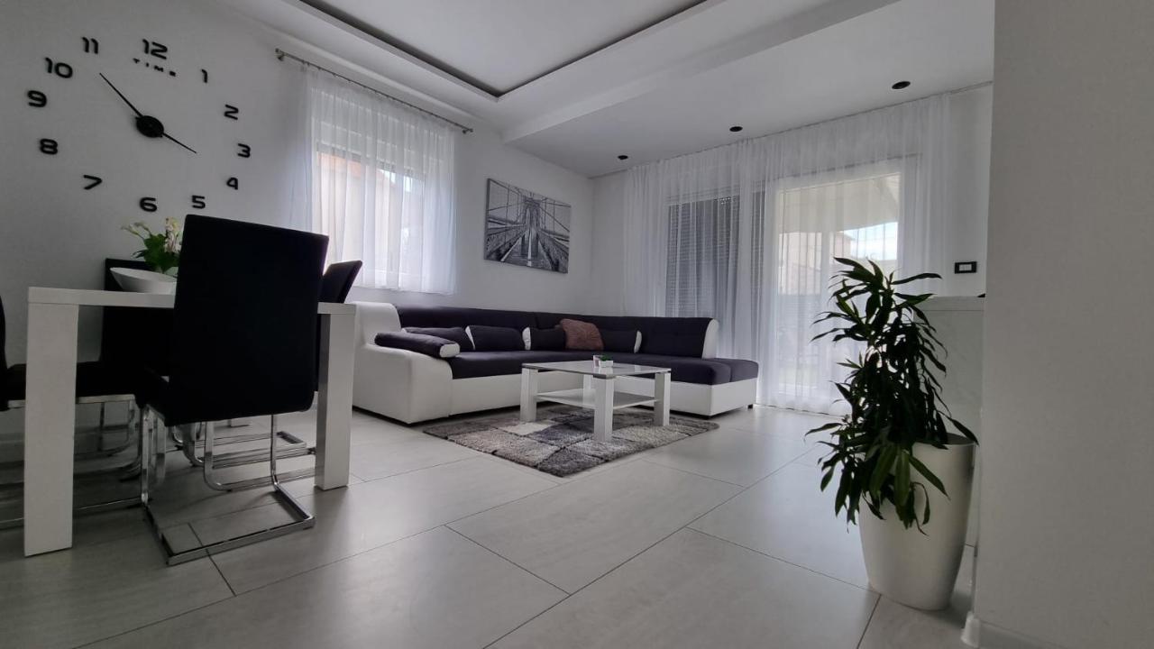 Holiday House Gavran Vodice Bagian luar foto